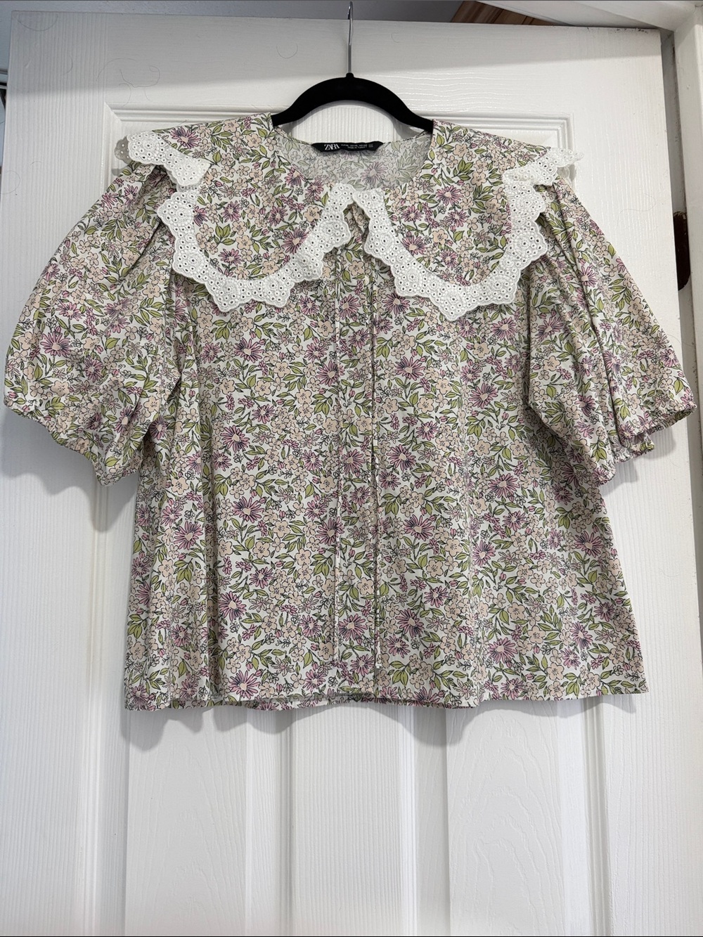 Zara Lavender and Green Floral Puff-Sleeve Blouse with Lace Collar